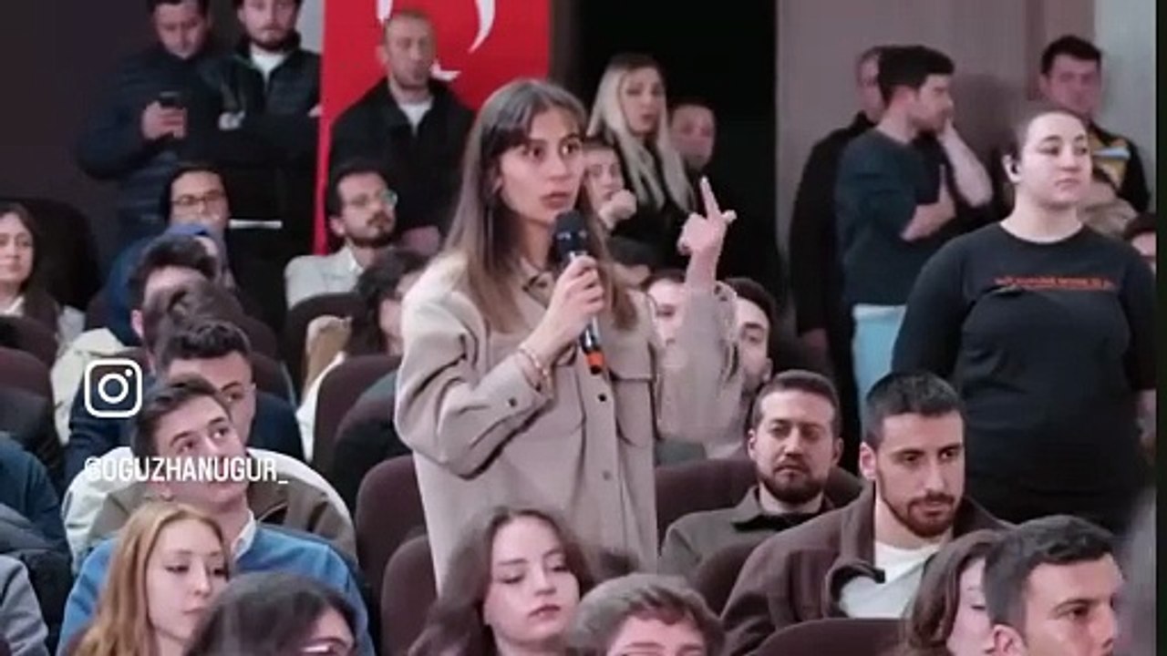 Mevzular Açık Mikrofon'da Turgut Altınok'un komşusunun sorduğu soru gündem oldu