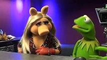 Kermit  Miss Piggy give the UK  Show