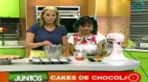 Prepara unos deliciosos cupcakes de chocolate y fresa