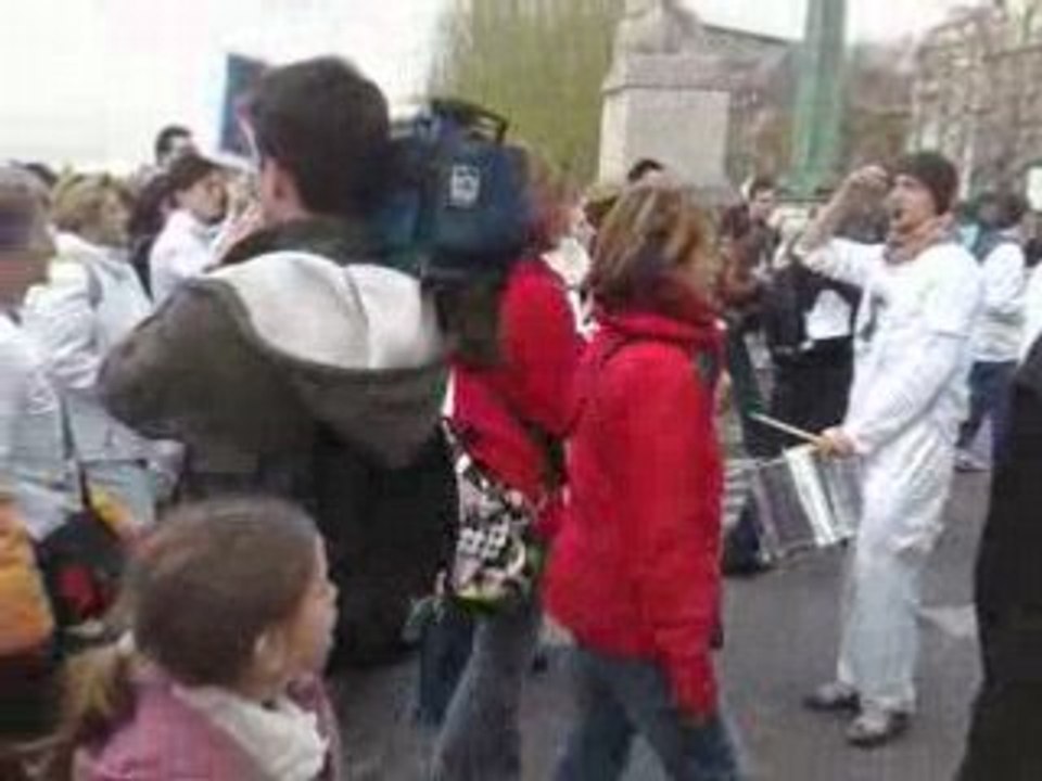 Batucada & marche blanche pour Ingrid Betancourt : partie 2