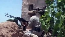 Iraqs Kurds fire weapons and rockets in intense firefight with ISIL militants