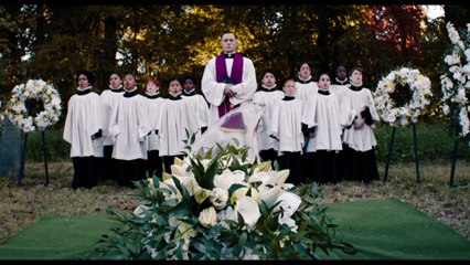 Watch the Official HD Trailer for Beetlejuice – The Classic Ghost Comedy 🎬