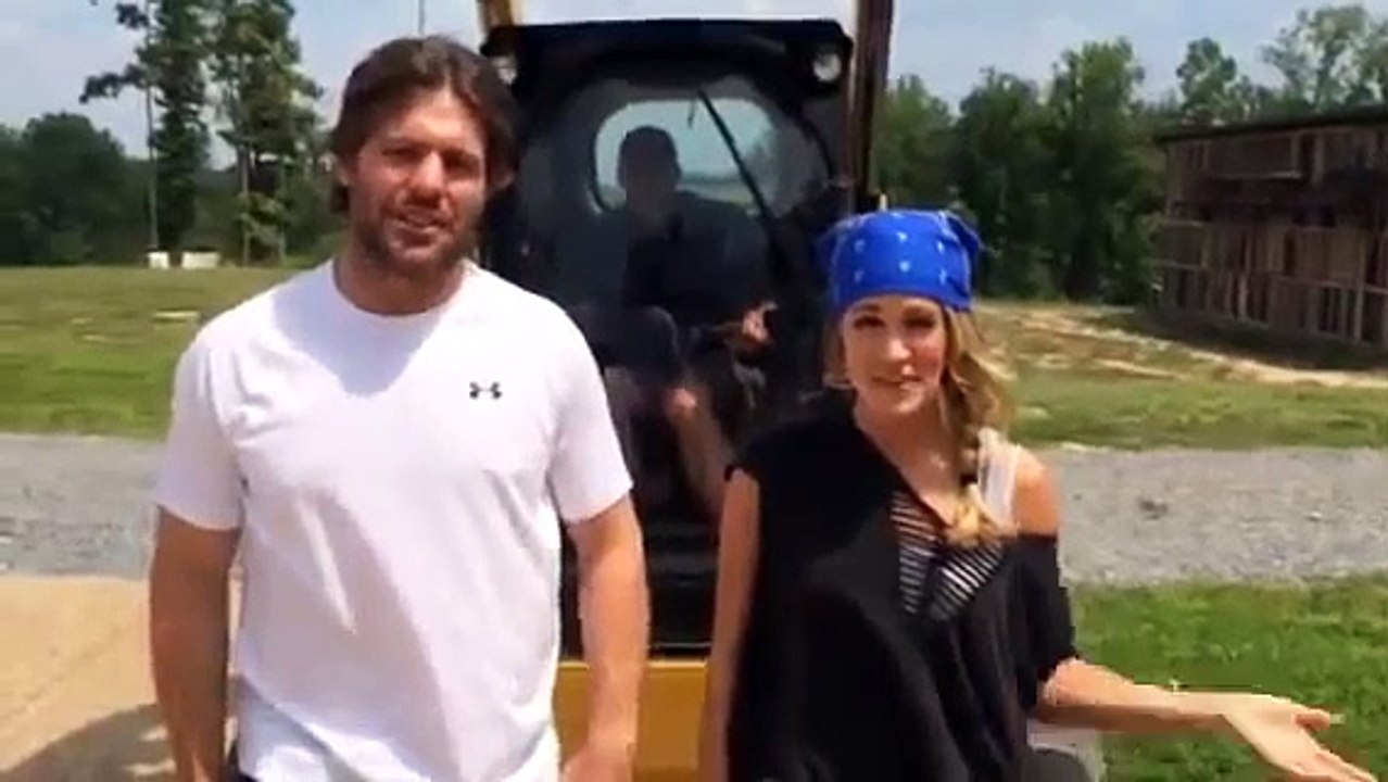 Carrie Underwood and Mike Fisher ALS Ice Bucket Challenge Vídeo