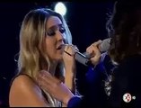 El beso entre Allie y Samsara Las Batallas en La Voz México 2014