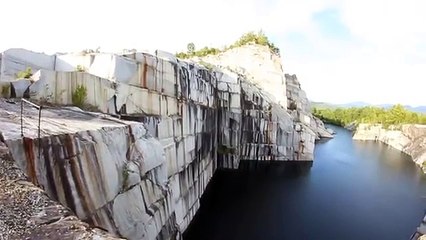 Impresionante salto desde 110 pies de altura