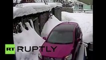 Captado en Video: Conductor atropella en varias ocasiones a mjer en Rusia