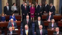 Biden juramenta con Senadores del Congreso número 114