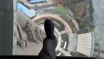 Caminando 360 grados en la Torre Perla Oriental en Shanghai