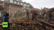 Sismo de 7.9 grados sacude a Nepal, se reportan más de 800 muertos