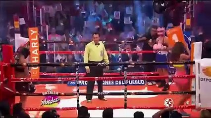 Sabadazo: Pelea de la Barbie Juárez vs Vanessa Huppenkothen (Completa)