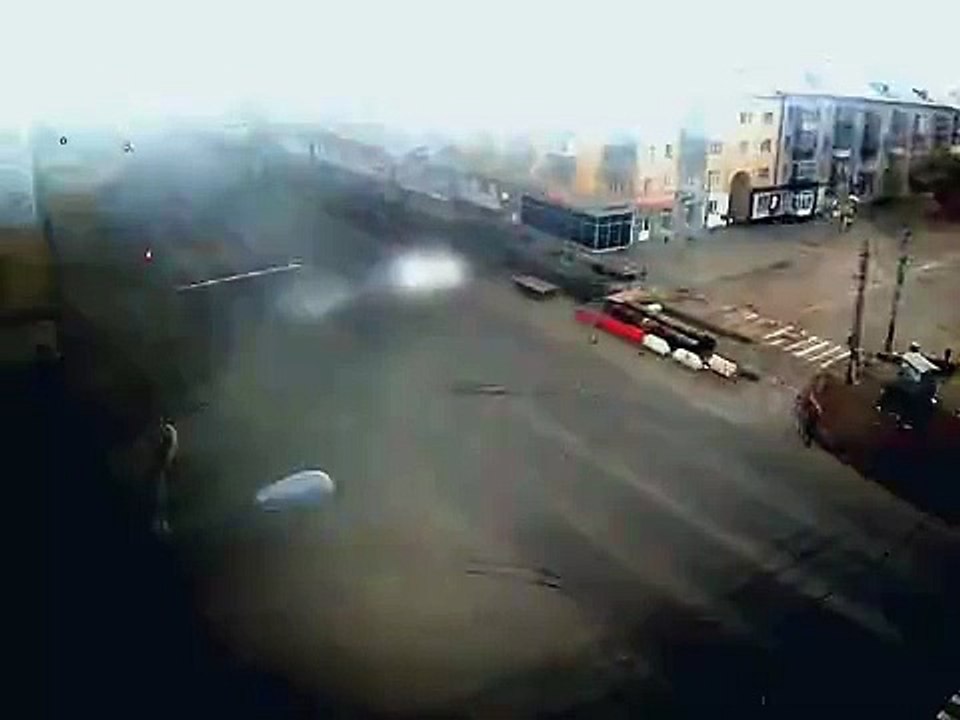 Nuevo Video del terrible accidente de autos en Rusia Vídeo Dailymotion