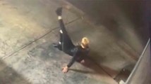 Ovanlig video visar kvinna som utför yoga innan hon stjäl croissanter i ett bageri i Australien