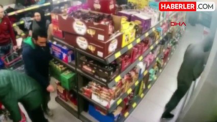 Esenler'de markette uyuşturucu alışverişi kamerada