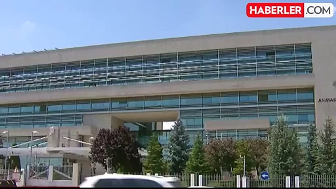 Anayasa Mahkemesi'nin yeni başkanı Kadir Özkaya oldu