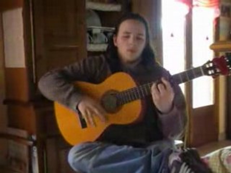 moi qui essaie de jouer de la guitare (3) !!