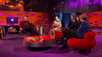 Download Video: The Graham Norton Show - Adele le enseño a Sia un truco para alcanzar notas altas durante un concierto