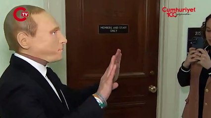 Dalga geçmek için 'Putin' maskesi taktı