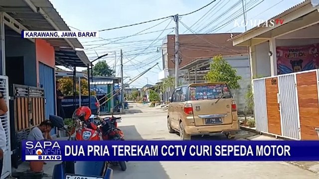 Terekam CCTV! Aksi 2 Pria Curi Sepeda Motor di Karawang