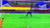 Tigres vs  Pumas - Beso de Israel Jimenez y Nahuel Guzmán Jugadores de Tigres En La Final Liga MX
