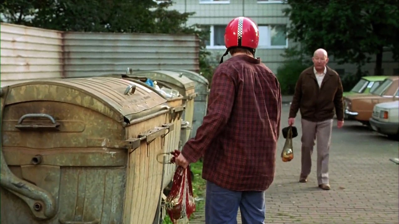 Good Bye, Lenin! (2003)
