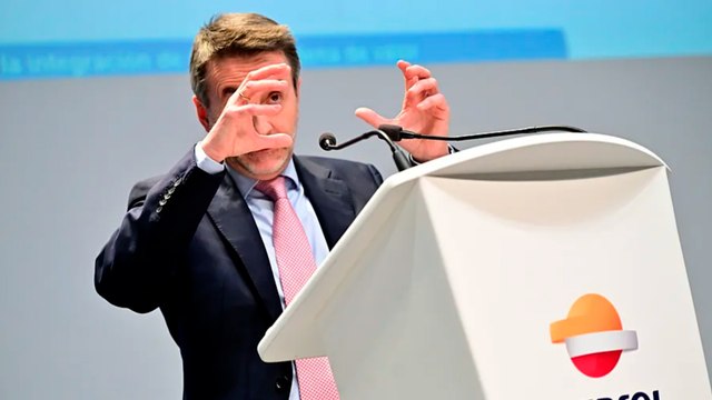 Repsol va al choque frontal con Ribera: ¿Quiere industria o cerrar las refinerías que dan 28.000 empleos?