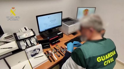 La Guardia Civil detiene a 3 personas en Valladolid y Madrid por estafar 8 millones de euros con webs falsas de trámites oficiales