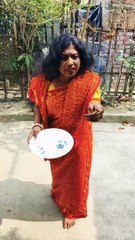 আমাকে কিছু দেন।। Please give me something