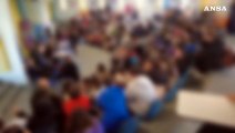 Bimbo autistico allontanato durante un evento sul bullismo a scuola nel Napoletano