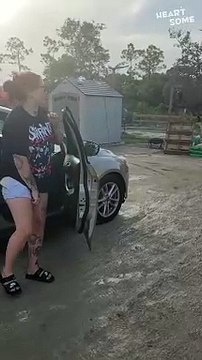 Surprise Grandma Hug! Niece's Unexpected Visit Melts Hearts!