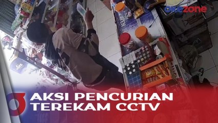 Descargar video: Aksi Pencurian Handphone di Jakarta Timur Terekam CCTV