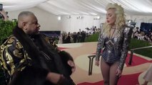 Met Gala 2016: Lady Gaga sus zapatillas de 10 pulgadas y su presentación con  Mick Jagger