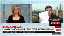 Carolina del Norte demanda al Departamento de Justicia ley para baños públicos