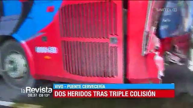 Choque múltiple en la autopista deja dos heridos y cuatro vehículos afectados