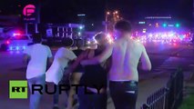 La Policía evacúa a las víctimas del sangriento tiroteo en Orlando