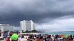 Torbellino marino sorprende a turistas en Cancón