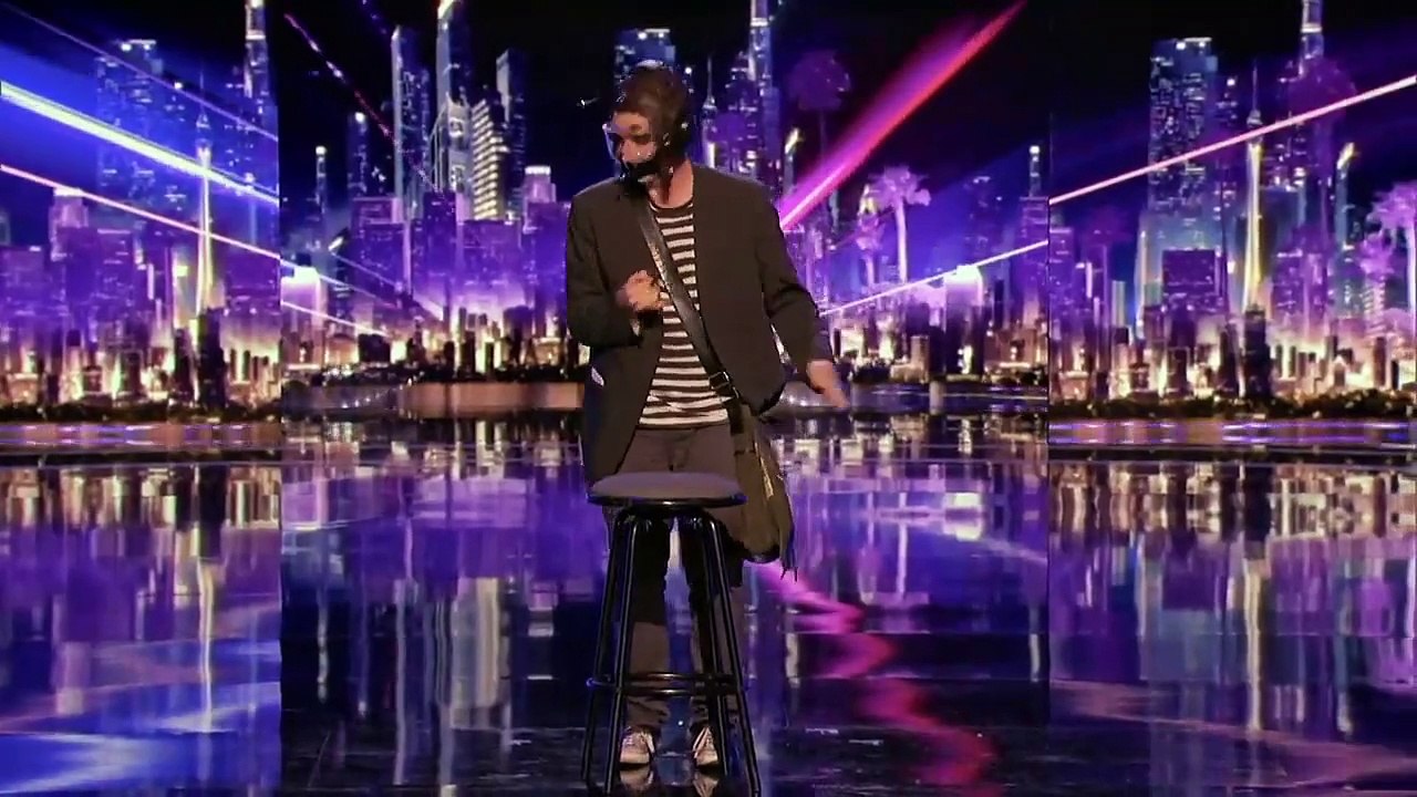 AGT2016 Tape Face Strange Mime Uses Howie Mandel in Musical Act