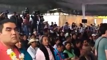 Indígenas abuchean a Cuauhtémoc Blanco durante evento en Cuernavaca
