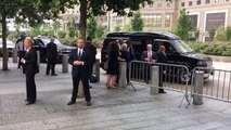 Hillary Clinton se Desmaya durante Ceremonia