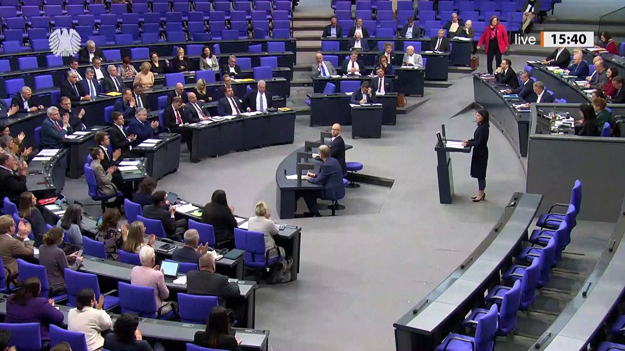 Baerbock im Bundestag zu Gaza-Krieg: 'Unser Standard ist die Menschlichkeit'