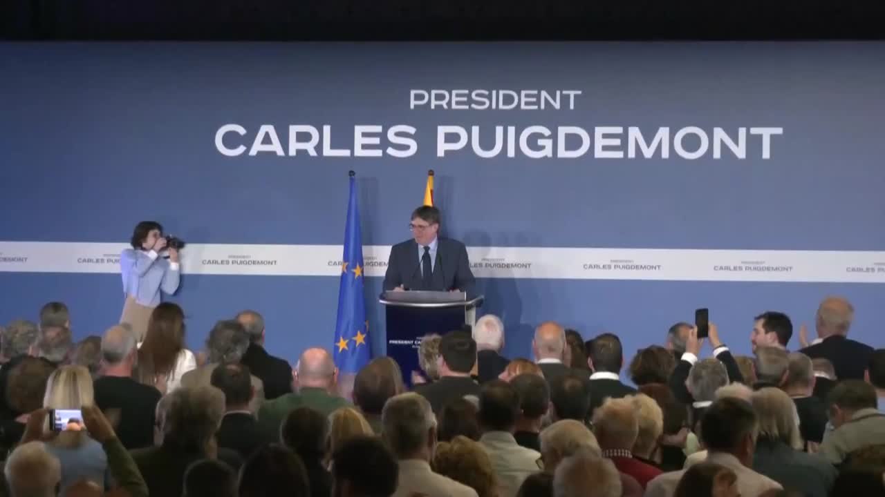 "¡Me habéis estropeado la sorpresa!": la reacción de Puigdemont tras los gritos de "¡President!"