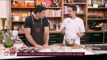 Rocambole de linguiça com queijos e farofa de maçã | Band Receitas