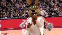 San Antonio Spurs mascot mocks Mariah Carey