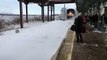 Avalancha de nieve golpea a pasajeros del Tren