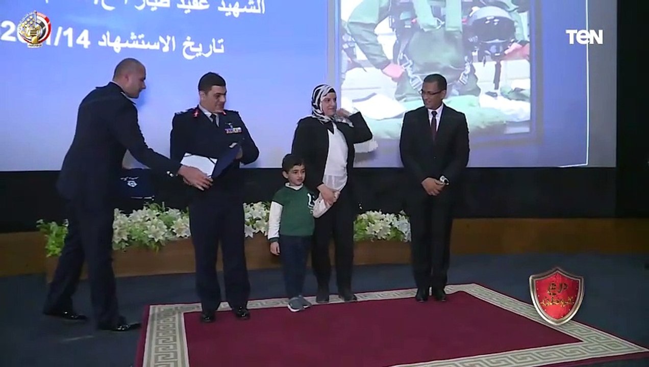زوجة الشهيد عقيد طيار هشام حسني: القوات الجوية دايما بيلموا شمل أسر الشهداء في كل مناسبة