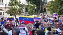 La oposición venezolana se manifiesta ante el Congreso español en apoyo de González Urrutia