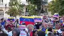 La oposición venezolana se manifiesta ante el Congreso español en apoyo de González Urrutia
