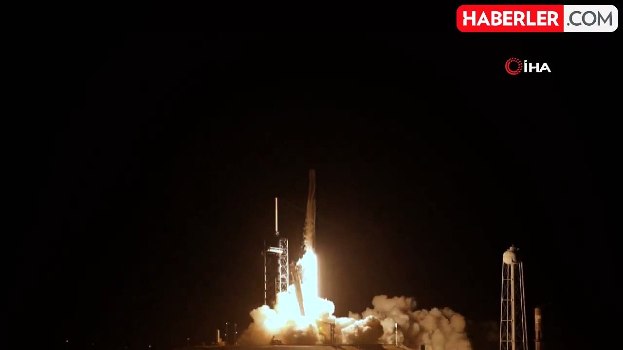 İlk özel uzay yürüyüşünü gerçekleştirecek ekip SpaceX roketi ile uzaya fırlatıldı