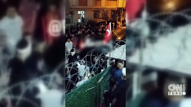 Cübbeli Ahmet Hoca'ya yumruklu saldırı! CNN TÜRK'te yaşadıklarını anlattı