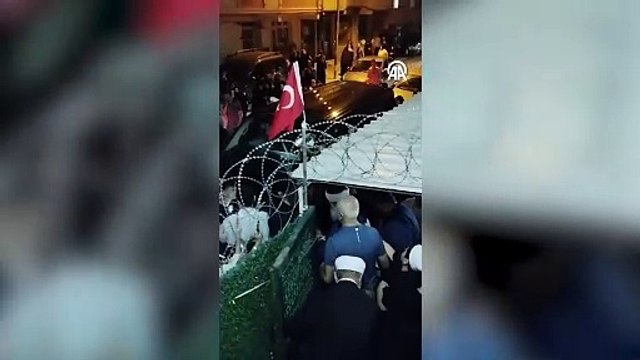 Cübbeli Ahmet İstanbul'da saldırıya uğradı