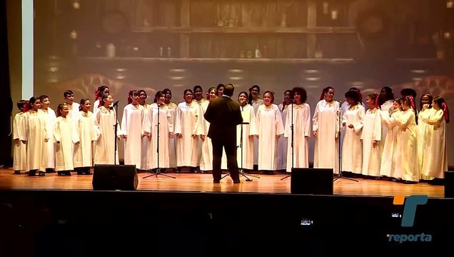 Fundación Medcom recibe reconocimiento de Las Niñas y Niños Cantores de San Miguelito